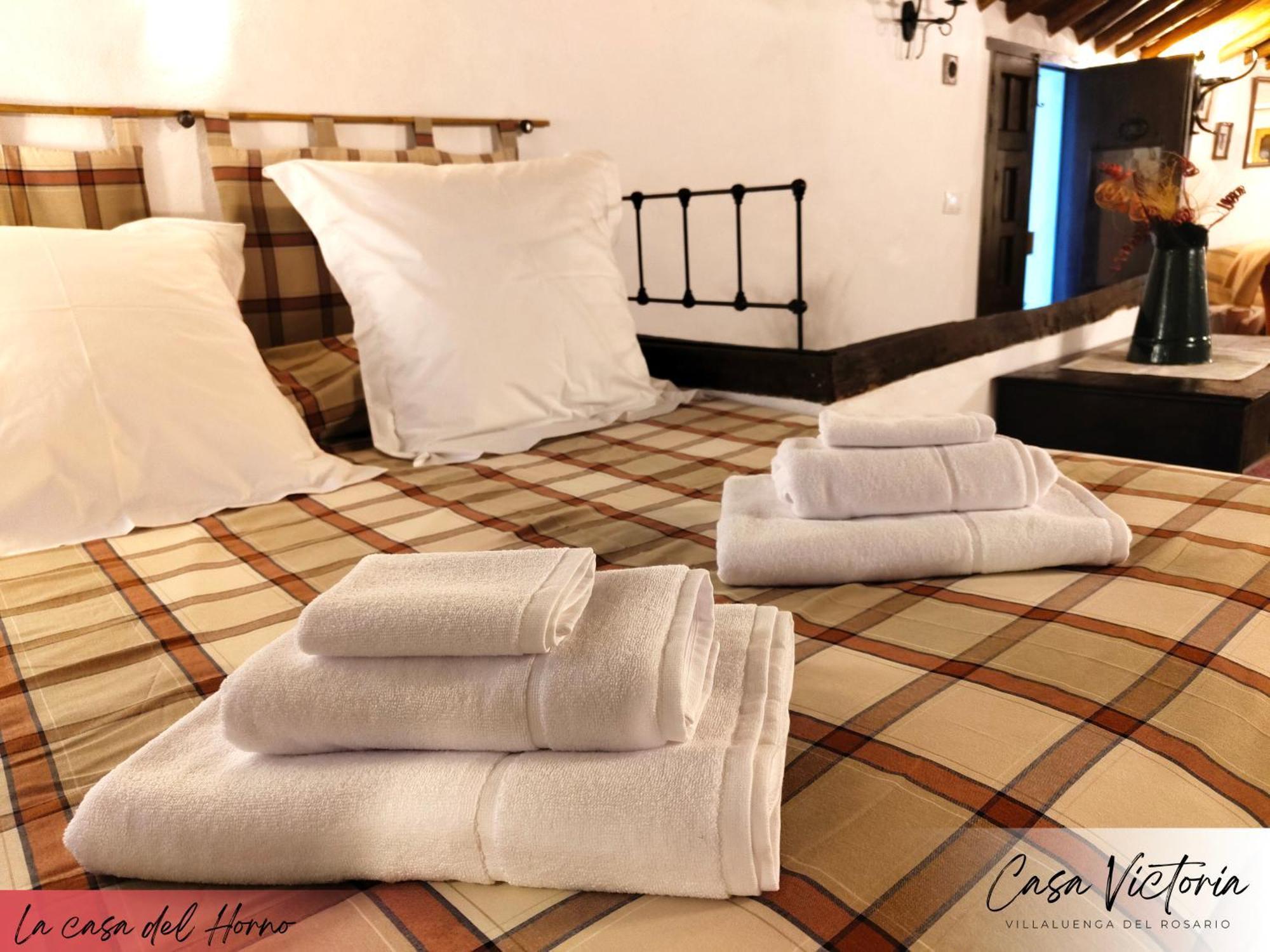 Conjunto Rural Casa Victoria Guest House Villaluenga Del Rosario Ngoại thất bức ảnh
