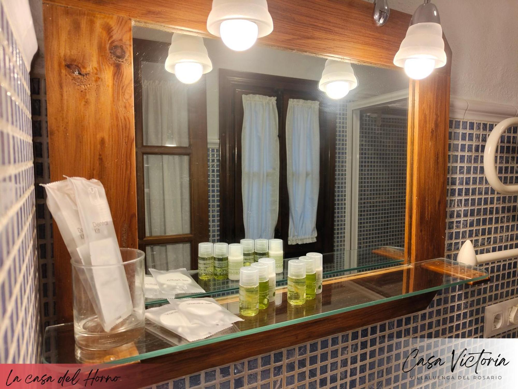 Conjunto Rural Casa Victoria Guest House Villaluenga Del Rosario Ngoại thất bức ảnh