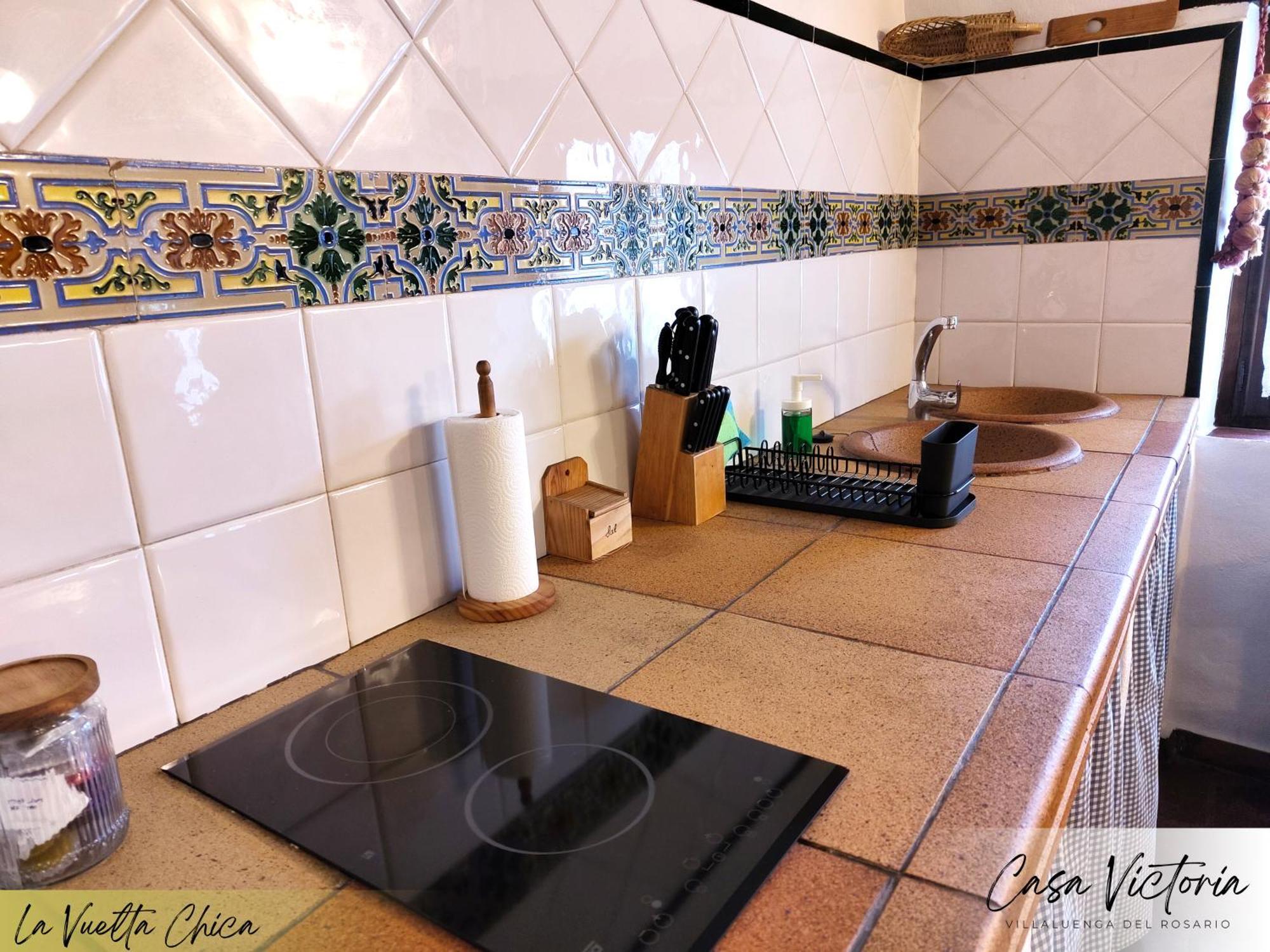 Conjunto Rural Casa Victoria Guest House Villaluenga Del Rosario Ngoại thất bức ảnh