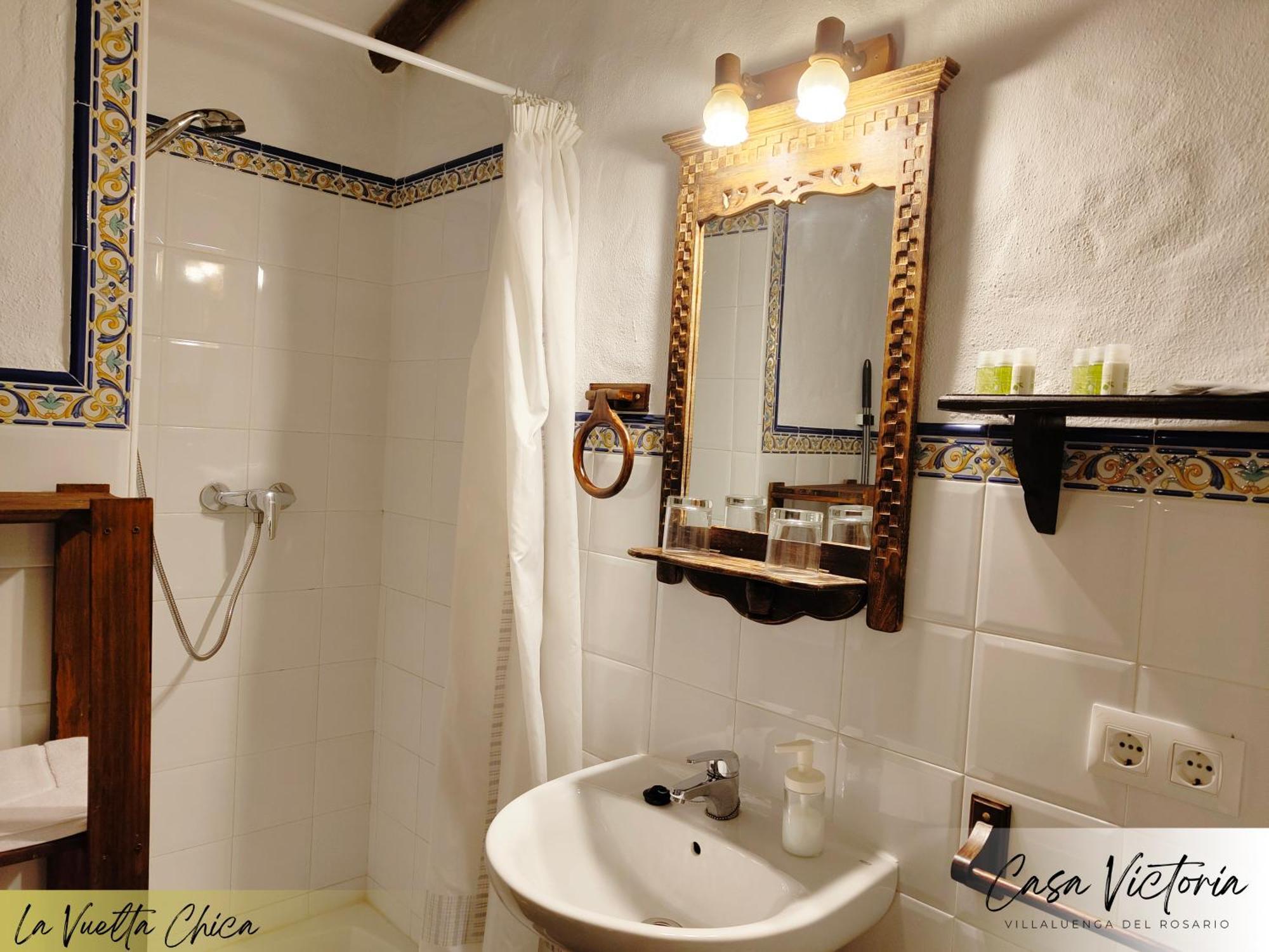 Conjunto Rural Casa Victoria Guest House Villaluenga Del Rosario Ngoại thất bức ảnh