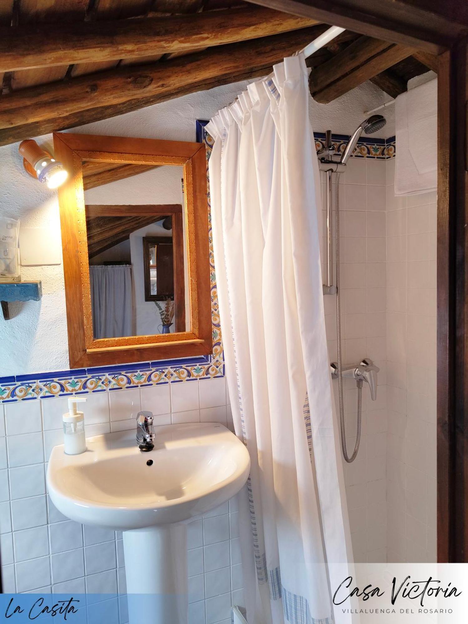 Conjunto Rural Casa Victoria Guest House Villaluenga Del Rosario Ngoại thất bức ảnh