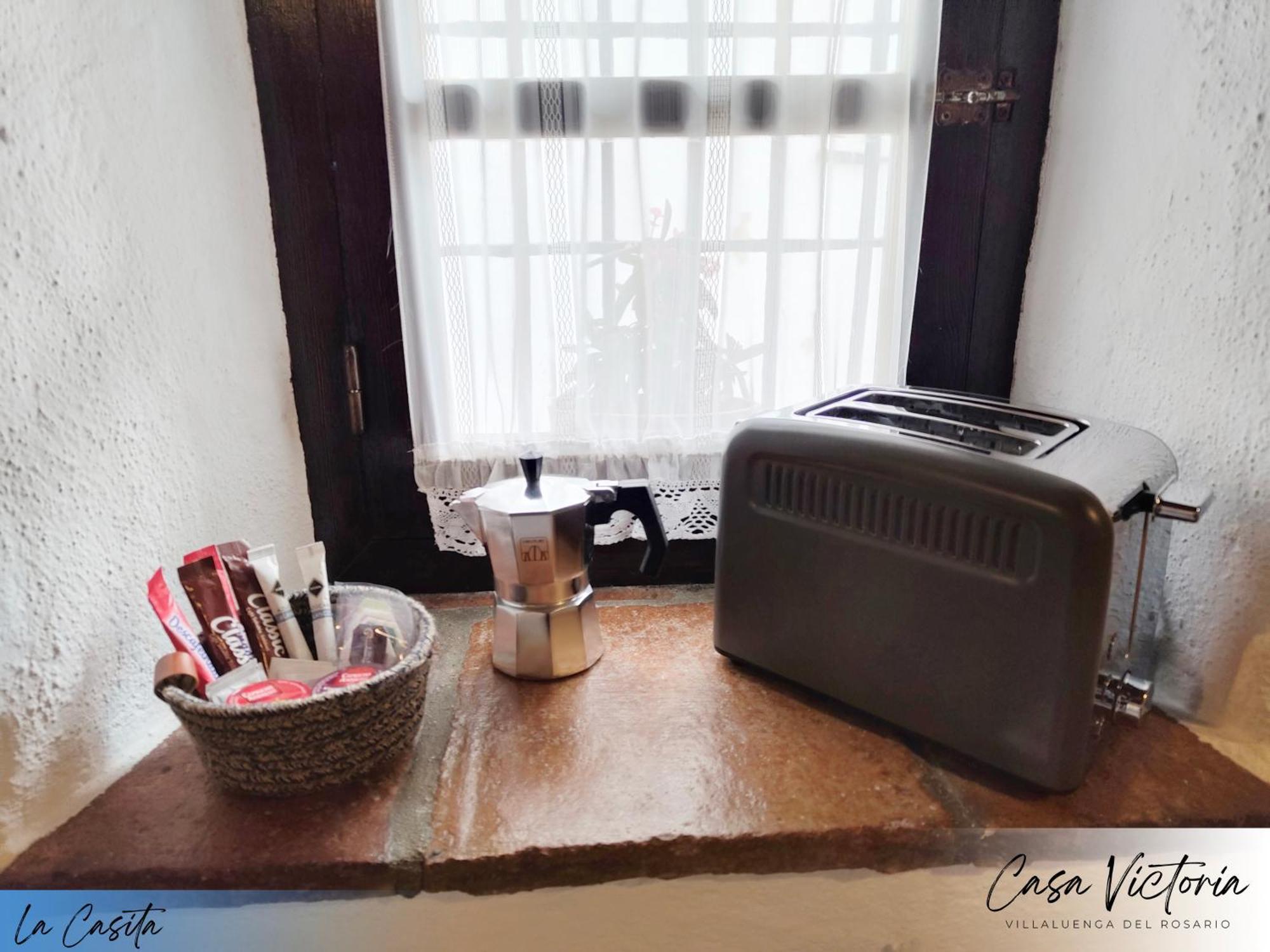Conjunto Rural Casa Victoria Guest House Villaluenga Del Rosario Ngoại thất bức ảnh