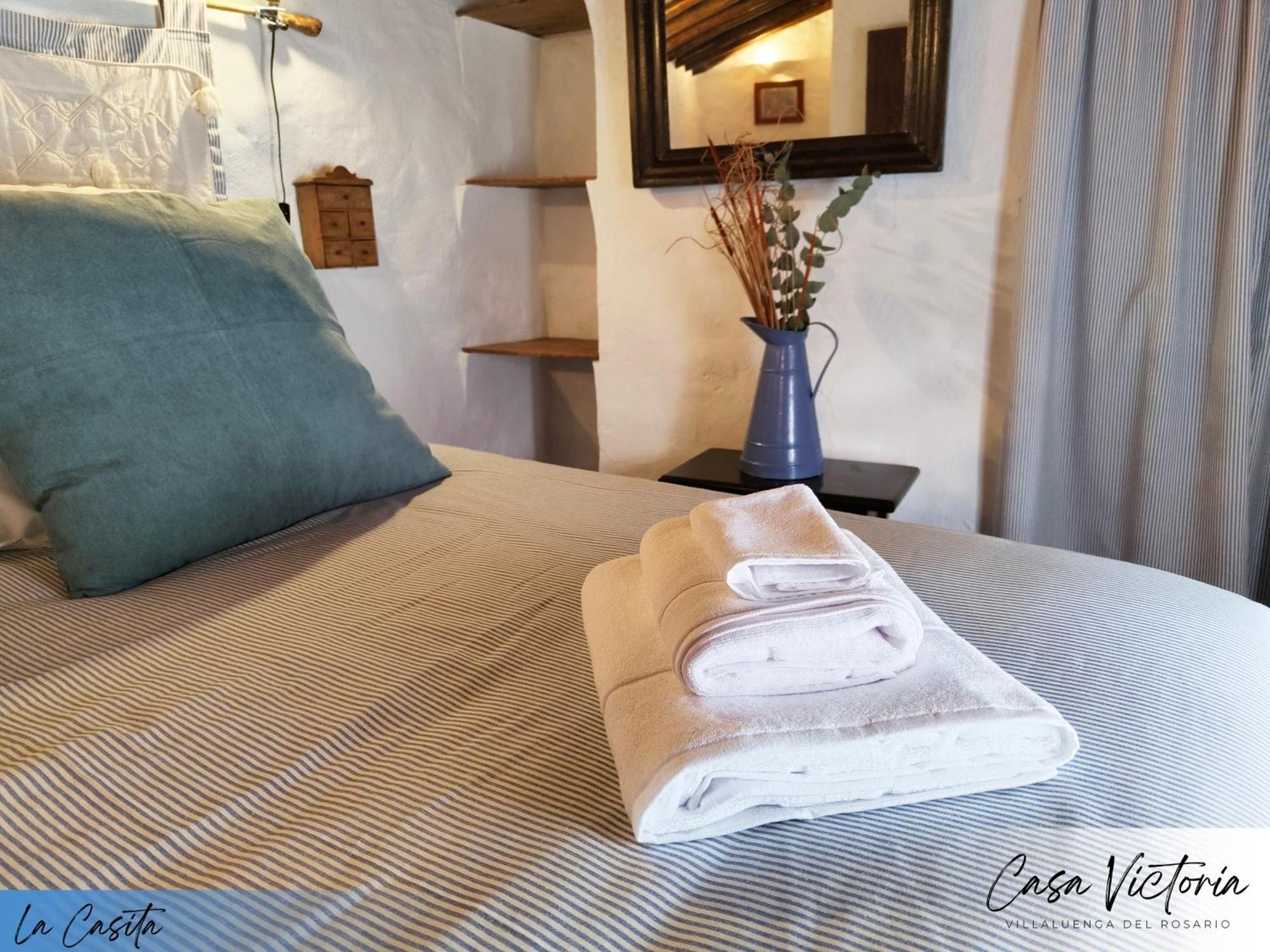 Conjunto Rural Casa Victoria Guest House Villaluenga Del Rosario Ngoại thất bức ảnh