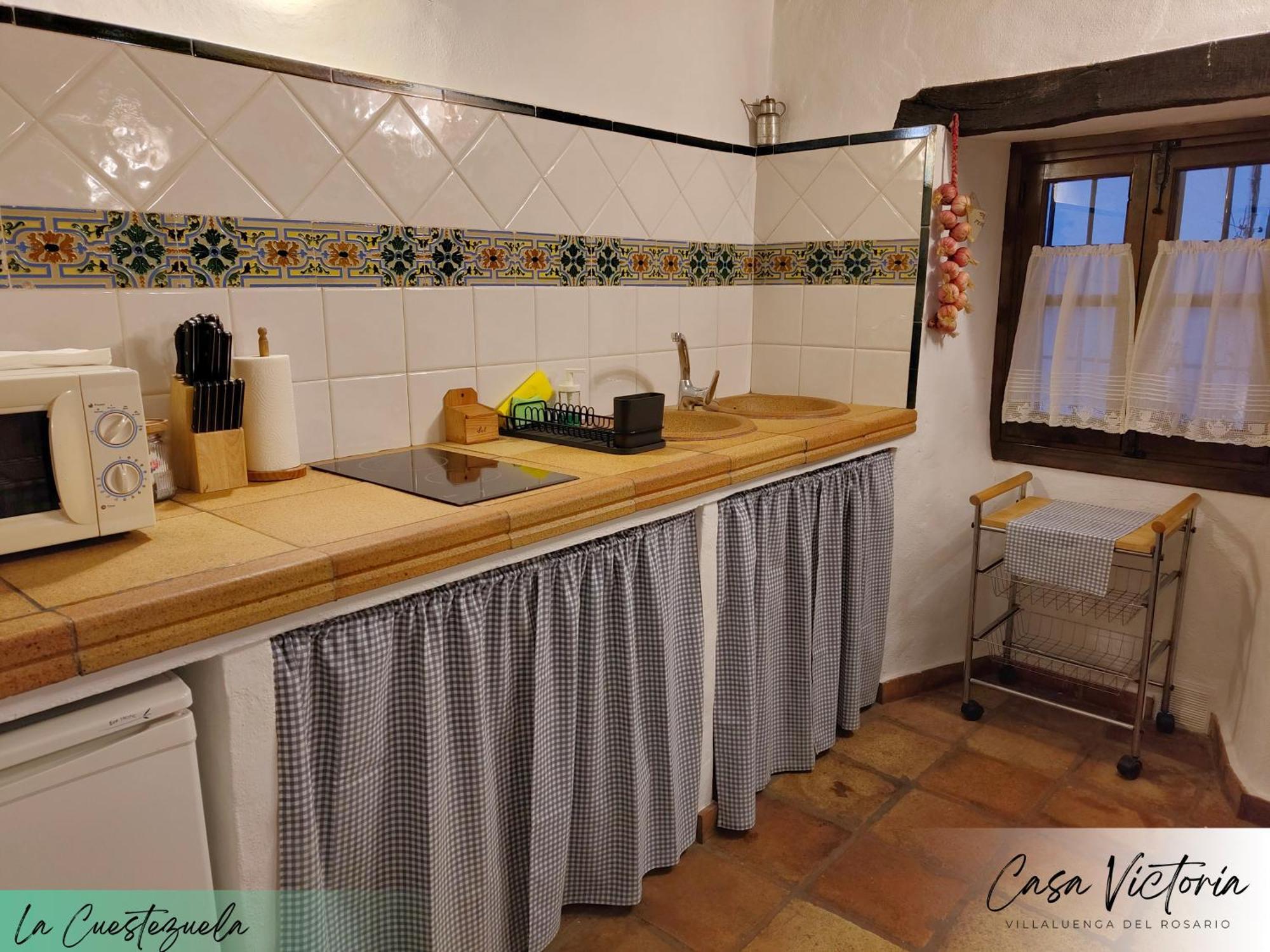Conjunto Rural Casa Victoria Guest House Villaluenga Del Rosario Ngoại thất bức ảnh